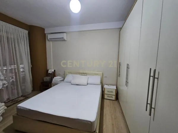 Tirane, jepet me qera apartament 2+1 Kati 4, 75 m² 700 € (Kompleksi Vizion Plus)