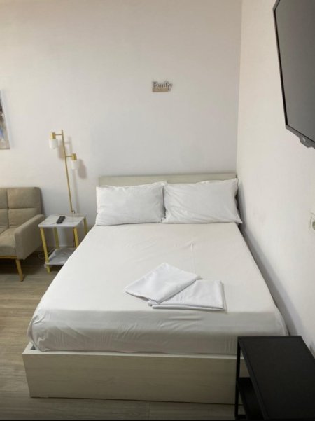 JEPET ME QERA GARSONIERE NE QENDER TE TIRANES  500 €
