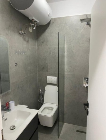 JEPET ME QERA GARSONIERE NE QENDER TE TIRANES  500 €