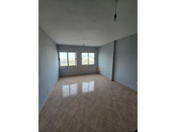 Tirane, jepet me qera apartament 1+1 Kati 4, 54 m² 330 € (YZBERISHT)