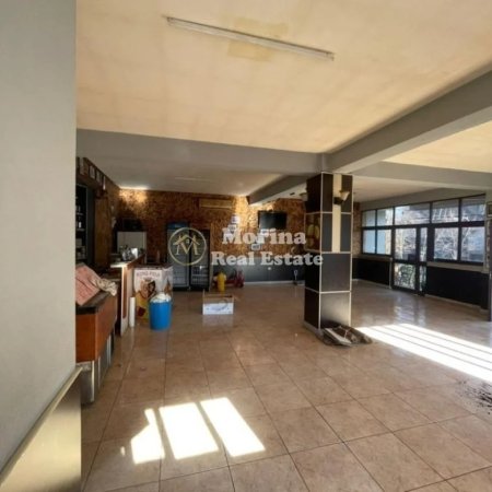 Tirane, jepet me qera ambjent biznesi Kati 0, 220 m² 700 € (Laprake)