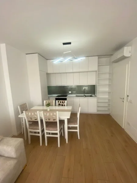 Tirane, jepet me qera apartament 1+1+Ballkon Kati 3, 75 m² 550 €