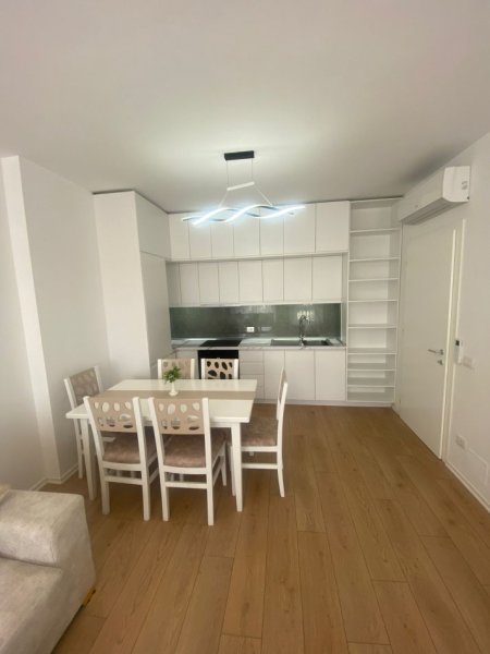 Tirane, jepet me qera apartament 1+1+Ballkon Kati 3, 75 m² 550 € 