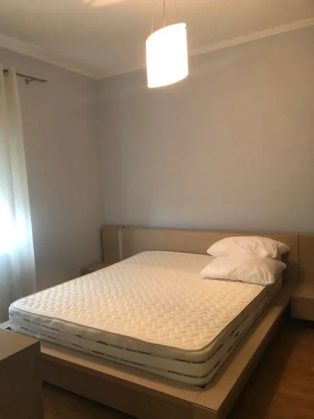 Tirane, jepet me qera apartament 2+1 Kati 7, 75 m² 600 € (Harry Fullz)