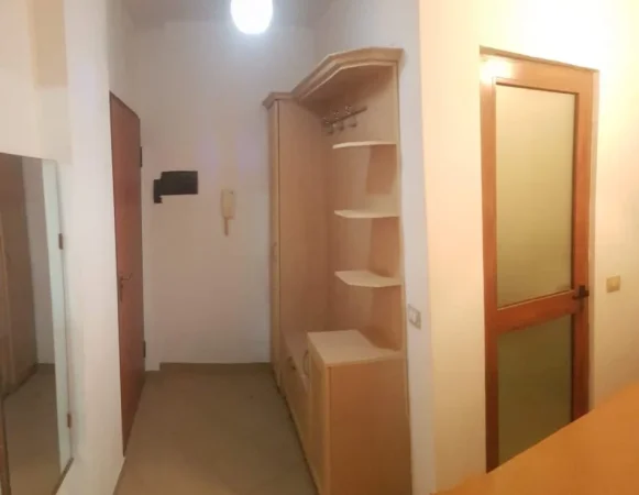 Tirane, jepet me qera apartament 1+1+Ballkon Kati 6, 63 m² 370 € (Misto Mame te Cabejt)
