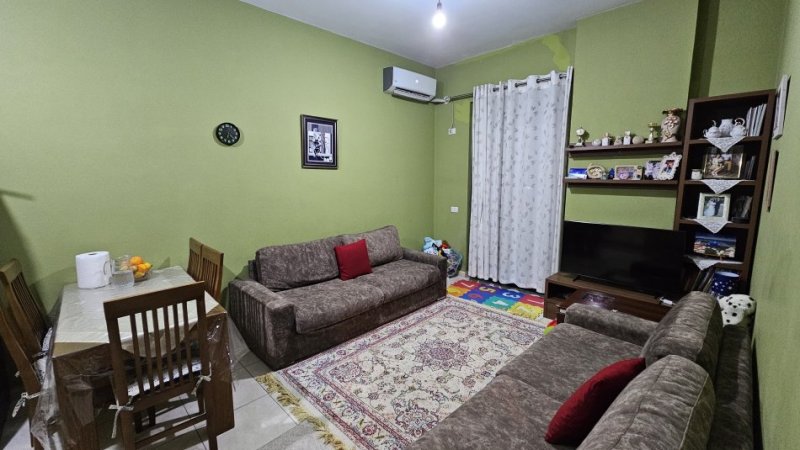 Tirane, shitet apartament 1+1 Kati 1, 72 m² 115.000 € (Astir)