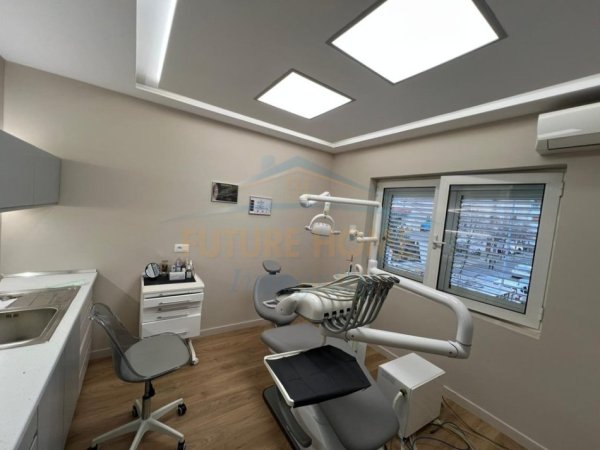 Tirane, jepet me qera ambjent biznesi Kati 1, 85 m² 1.500 € (Rruga Irfan Tomin , Prane Ures Selites)