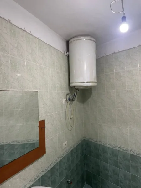 Tirane, jepet me qera apartament 1+1 Kati 4, 60 m² 310 € (Rruga 3 Deshmoret)