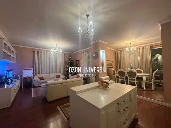 Tirane, shitet apartament 2+1+Ballkon Kati 7, 120 m² 220.000 € (Casa Italia)