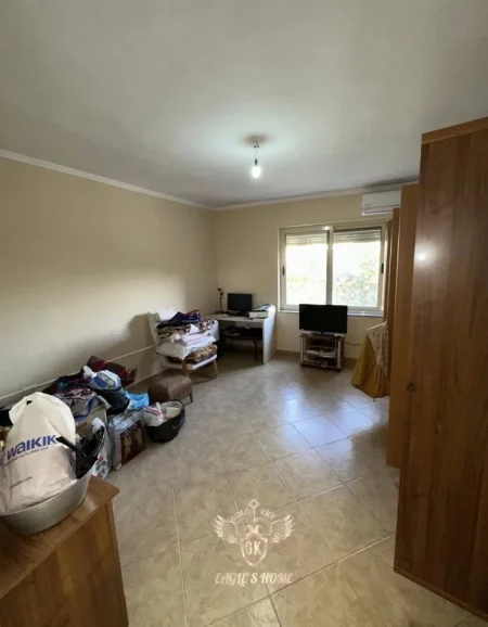 Durres, jepet me qera apartament 3+1+Ballkon Kati 1, 110 m² (GJYKATA DURRES)
