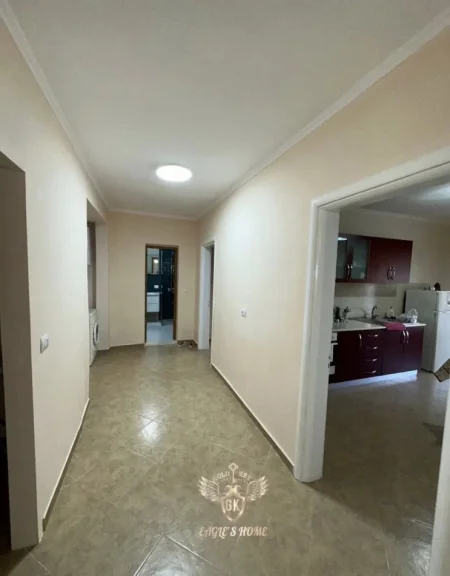 Durres, jepet me qera apartament 3+1+Ballkon Kati 1, 110 m² (GJYKATA DURRES)