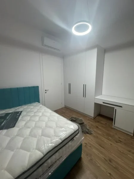 Tirane, jepet me qera apartament 2+1+Ballkon Kati 4, 130 m² 1.200 € (Delijorgji)