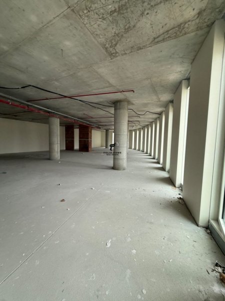 Tirane, jepet me qera zyre Kati 3, 637 m² 20.000 € (QENDER)