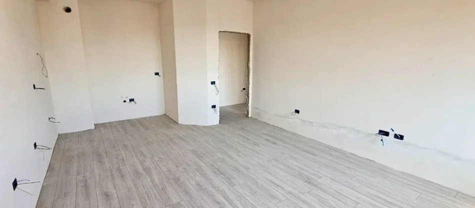 Tirane, shitet apartament 1+1 , 80 m² 112.420 € 