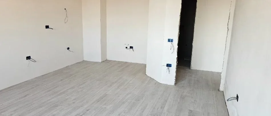 Tirane, shitet apartament 1+1 , 80 m² 112.420 € 
