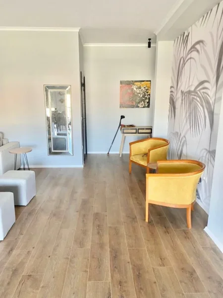 Tirane, jepet me qera apartament 2+1+Ballkon Kati 4, 115 m² 1.100 € (Kopshi Zoologjik)