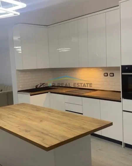 Tirane, shitet apartament 3+1 Kati 7, 140 m²  25,000,000 ALL (Vasil Shanto)