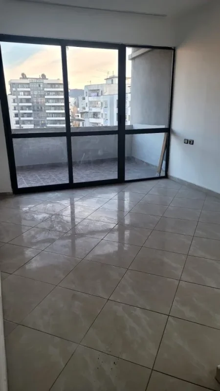 Tirane, jepet me qera apartament 2+1+Ballkon Kati 7, 120 m² 350 € (Astir te 2 Palmat)