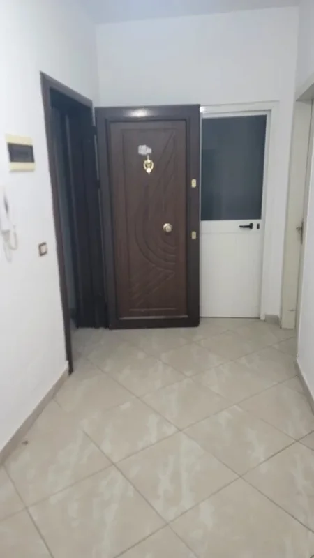 Tirane, jepet me qera apartament 2+1+Ballkon Kati 7, 120 m² 350 € (Astir te 2 Palmat)