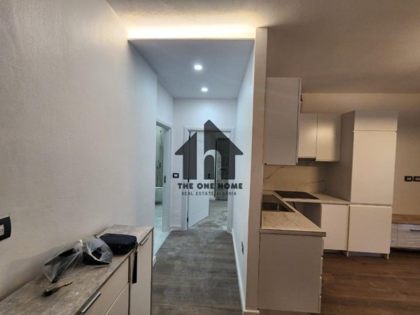 Tirane, shitet apartament 1+1+Ballkon Kati 2, 77 m² 180.000 € (Komune Parisit)