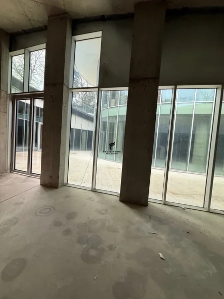 Tirane, jepet me qera dyqan Kati -1, 996 m² 36.000 € (QENDER)