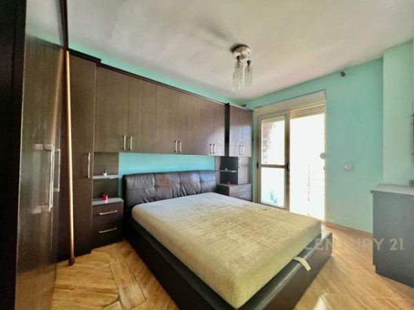 Tirane, shitet apartament 1+1 Kati 5, 74 m² 110.000 Euro (Liqeni i Thate)