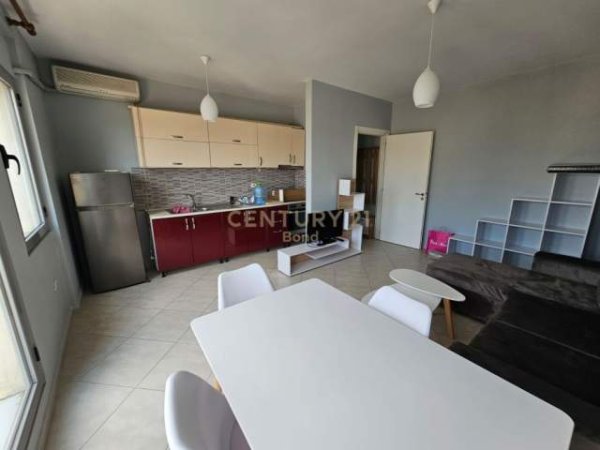 Tirane, jepet me qera apartament 1+1+BLK Kati 6, 60 m² 400 Euro (Don Bosco)