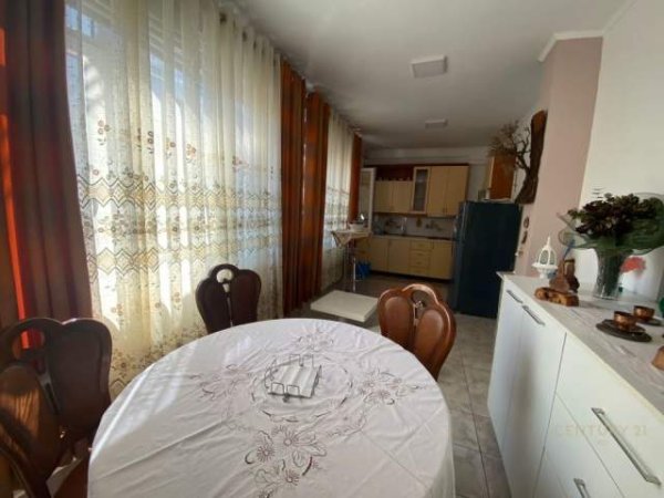Tirane, jepet me qera apartament Kati 2, 96 m² 600 Euro (Rruga Elbasanit Tirana, Albania)