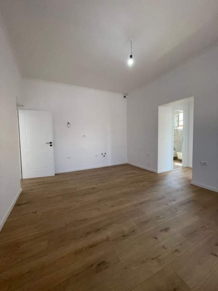 Tirane, shes apartament 2+1 Kati 3, 60 m² 108.000 Euro (21 Dhjetori)