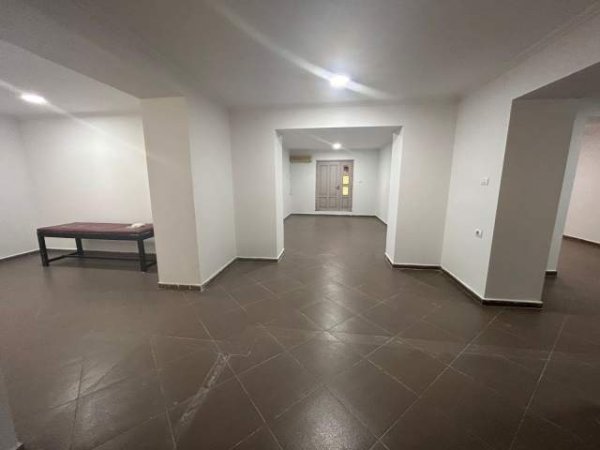 Tirane, jepet me qera ambjent biznesi Kati 0, 133 m² 700 Euro tek Stadiumi Dinamo