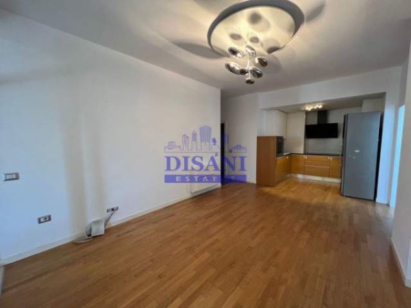 Tirane, jepet me qera 3+1+BLK 700 Euro (Komuna e Parisit)