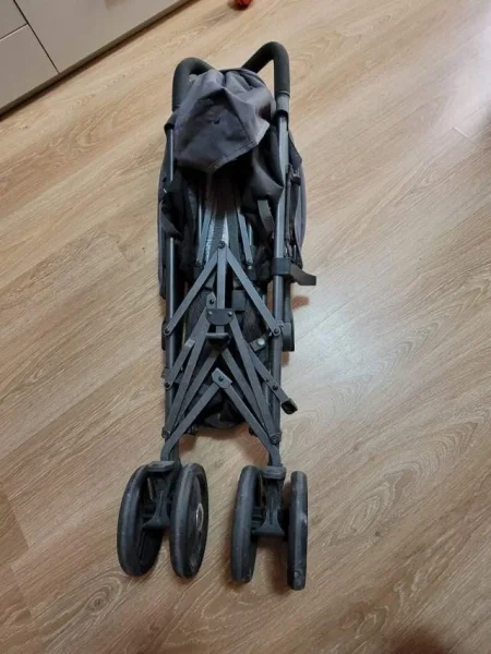 Tirane, Shes karroce Chicco 100 Euro