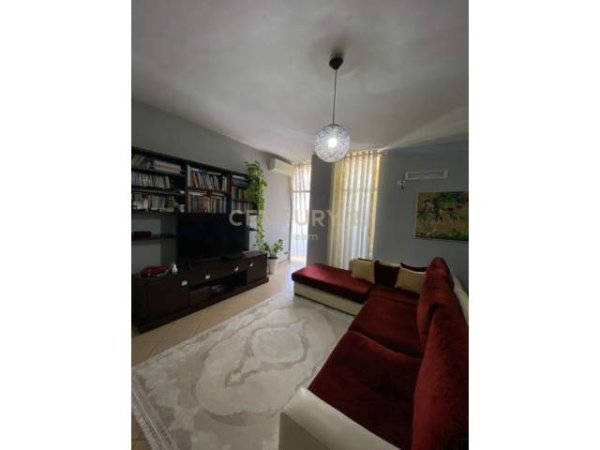 Tirane, shitet apartament 2+1+BLK Kati 5, 93 m² 150.000 Euro (Rruga e Kavajes, Globe)