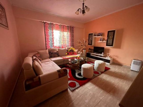 Delvine, shitet shtepi 2+1+BLK Kati 0, 50.000