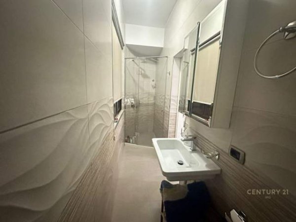 Tirane, jepet me qera apartament Kati 3, 110 m² 750 Euro (Myslym Shyri Tirana, Albania)