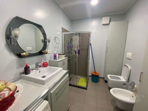 Tirane, jepet me qera apartament 2+1+BLK Kati 2, 96 m² 600 Euro (Rruga e Elbasanit)