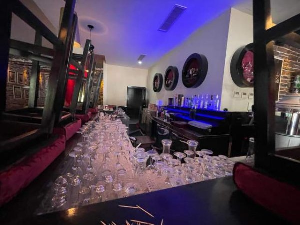 SHESIM BAR-RESTORANT NE DON BOSKO me 20 POSTE PARKIMI, Kati 0, 500 m², 1.100.000 Euro