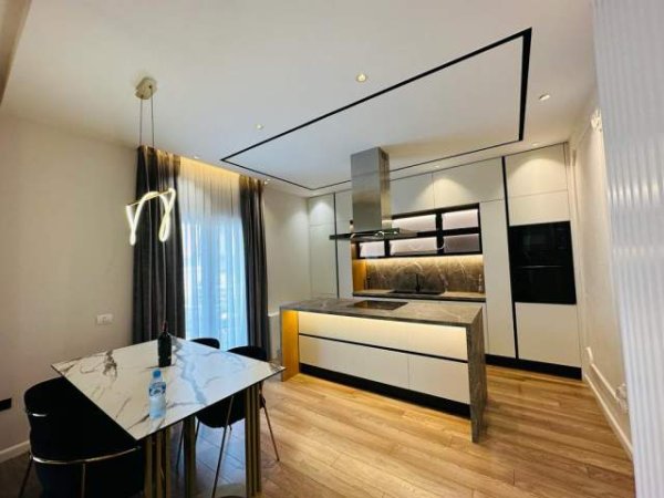 Tirane, jepet me qera apartament 2+1+A+BLK 180 m² 1.600 Euro