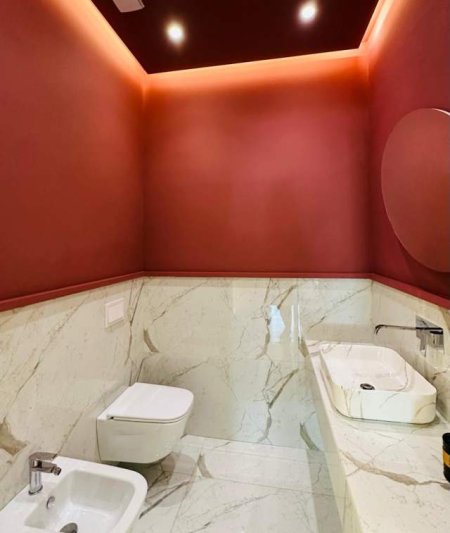 Tirane, jepet me qera apartament 2+1+A+BLK 180 m² 1.600 Euro