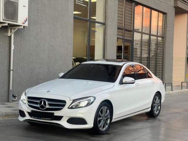 Tirane, shitet makine Mercedes-Benz C-class 220 Viti 2016, 19.900 Euro