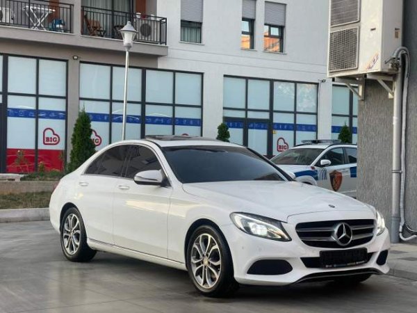 Tirane, shitet makine Mercedes-Benz C-class 220 Viti 2016, 19.900 Euro