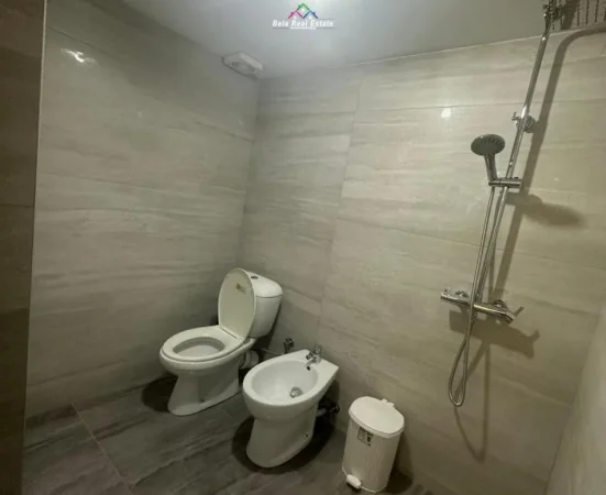 Tirane, jepet me qera apartament 3+1 Kati 1, 101 m² 156.000 € Prfane Casa Italia