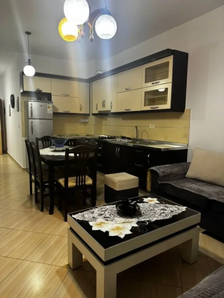 Tirane, jepet me qera apartament 1+1+Ballkon Kati 4, 65 m² 430 € 