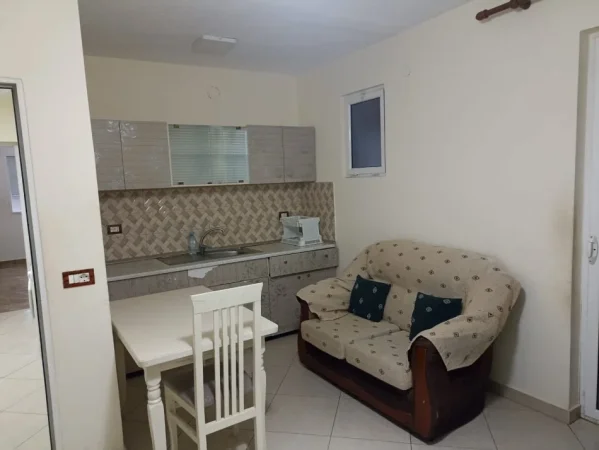 Librazhd, shitet apartament 1+1+Ballkon Kati 4, 62.000 € (Lagja 1 pallati 89)