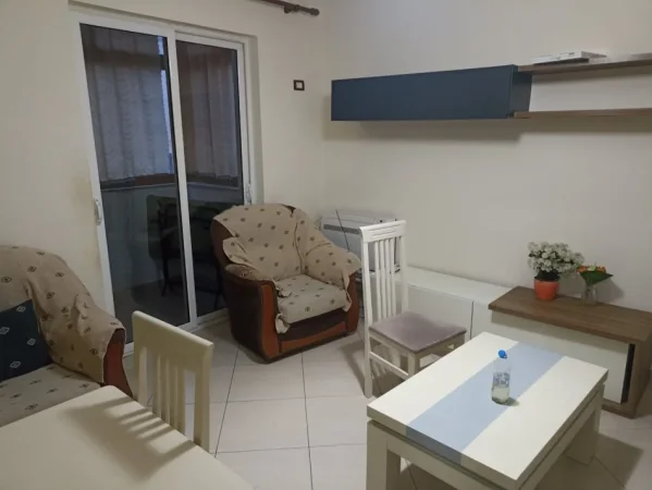 Librazhd, shitet apartament 1+1+Ballkon Kati 4, 62.000 € (Lagja 1 pallati 89)