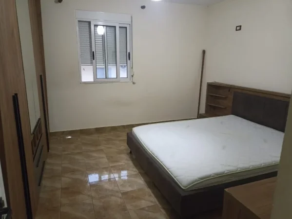 Librazhd, shitet apartament 1+1+Ballkon Kati 4, 62.000 € (Lagja 1 pallati 89)