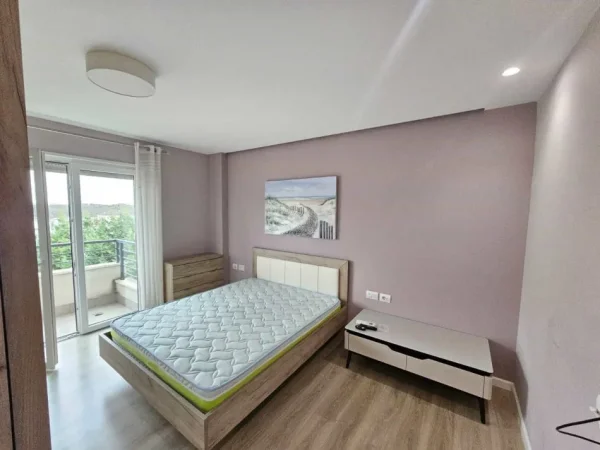 Tirane, jepet me qera apartament 3+1 Kati 3, 130 m² 1.340 € (Teg)