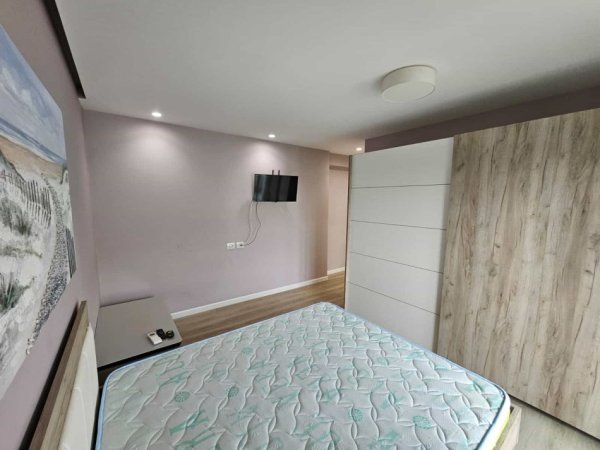 Tirane, jepet me qera apartament 3+1 Kati 3, 130 m² 1.340 € (Teg)