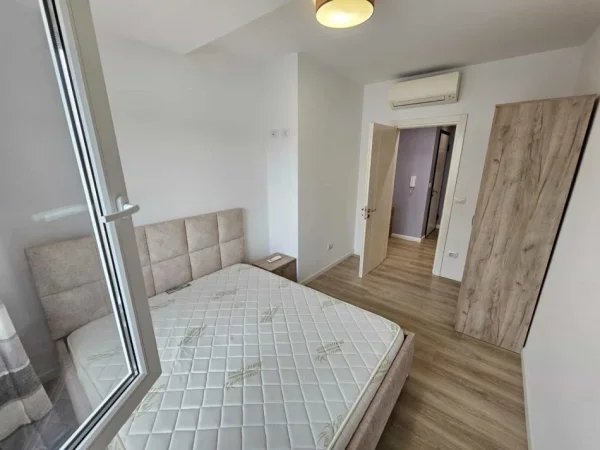 Tirane, jepet me qera apartament 3+1 Kati 3, 130 m² 1.340 € (Teg)