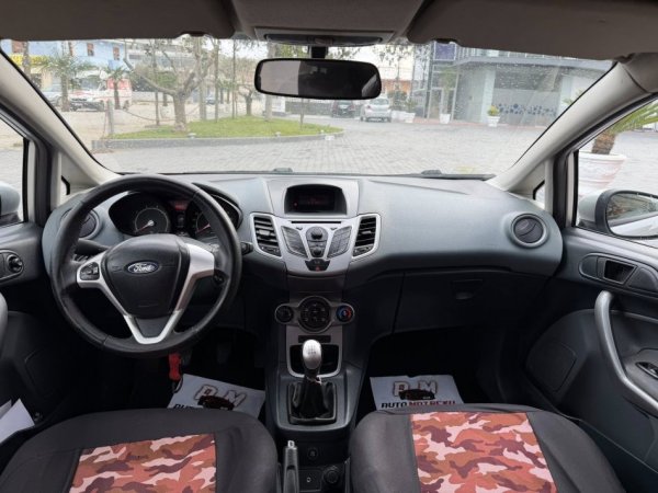 Fier, shes makine FORD FIESTA-1.4 BENZIN GAZ FABRIKE-SAPO ARDHUR-ME DOGAN PAGUAR 2800 EURO(NUK NDERROHET)-SUPER EKONOMIKE-069 44 00 305 Benzin+Gaz, gri metalizato manuale Kondicioner 198.000 km 3.300 €